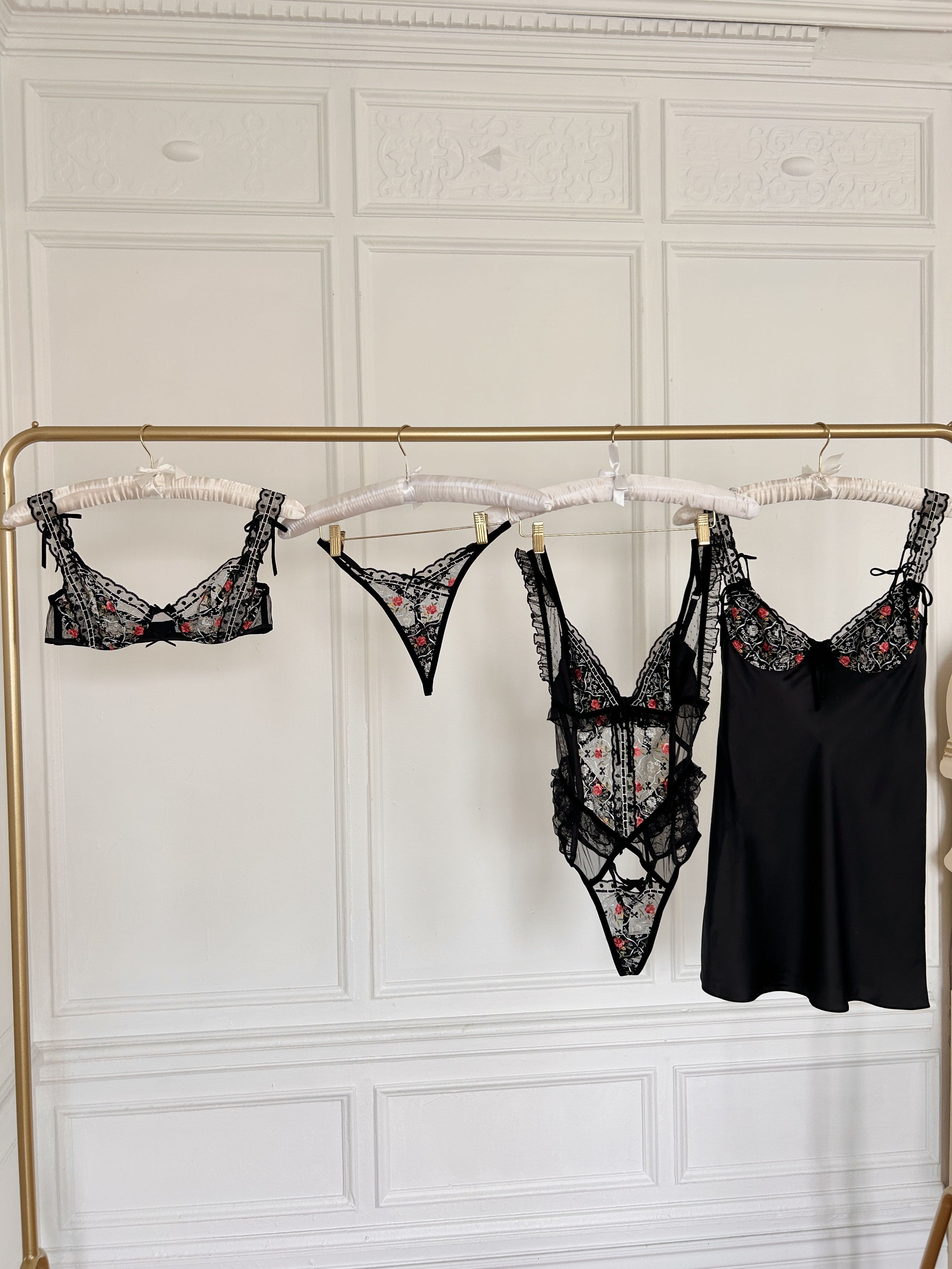 For Love & Lemons Delicate Lace Teddy hot Noir