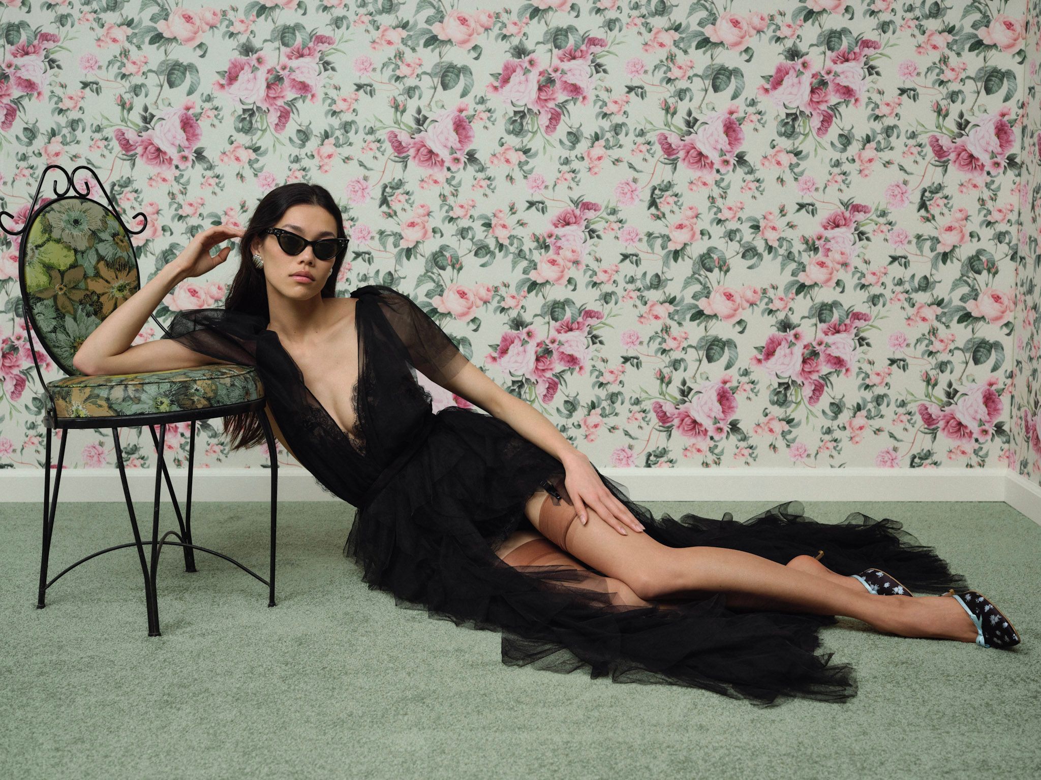 For love and lemons 黒キラキラドレス